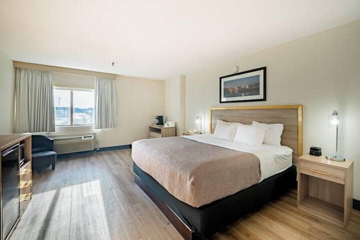 Room 9 of 50